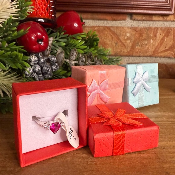 925 Elegant Ruby Silver Ring with Pink Heart Gemstone Luxury Box Gift Box - Picture 8 of 11